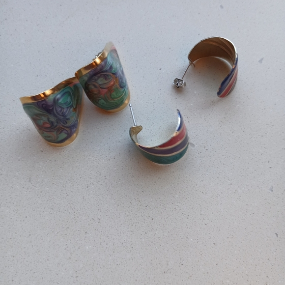 Earrings. 11 Pair Are Pierced And 1 Pair Is Clip On. - Picture 14 of 16